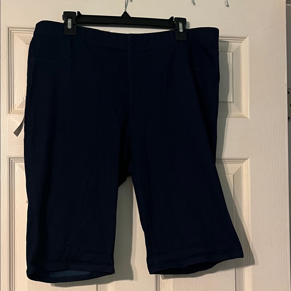 Faded Glory Women's Dark Blue Bermuda Jegging. Size 2X (18-20). New/no wear.